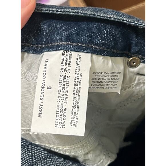 BANDOLINO Women's Distressed Dark Wash Reg Fit Knee Length Jean Skirt size 6 - Picture 6 of 8